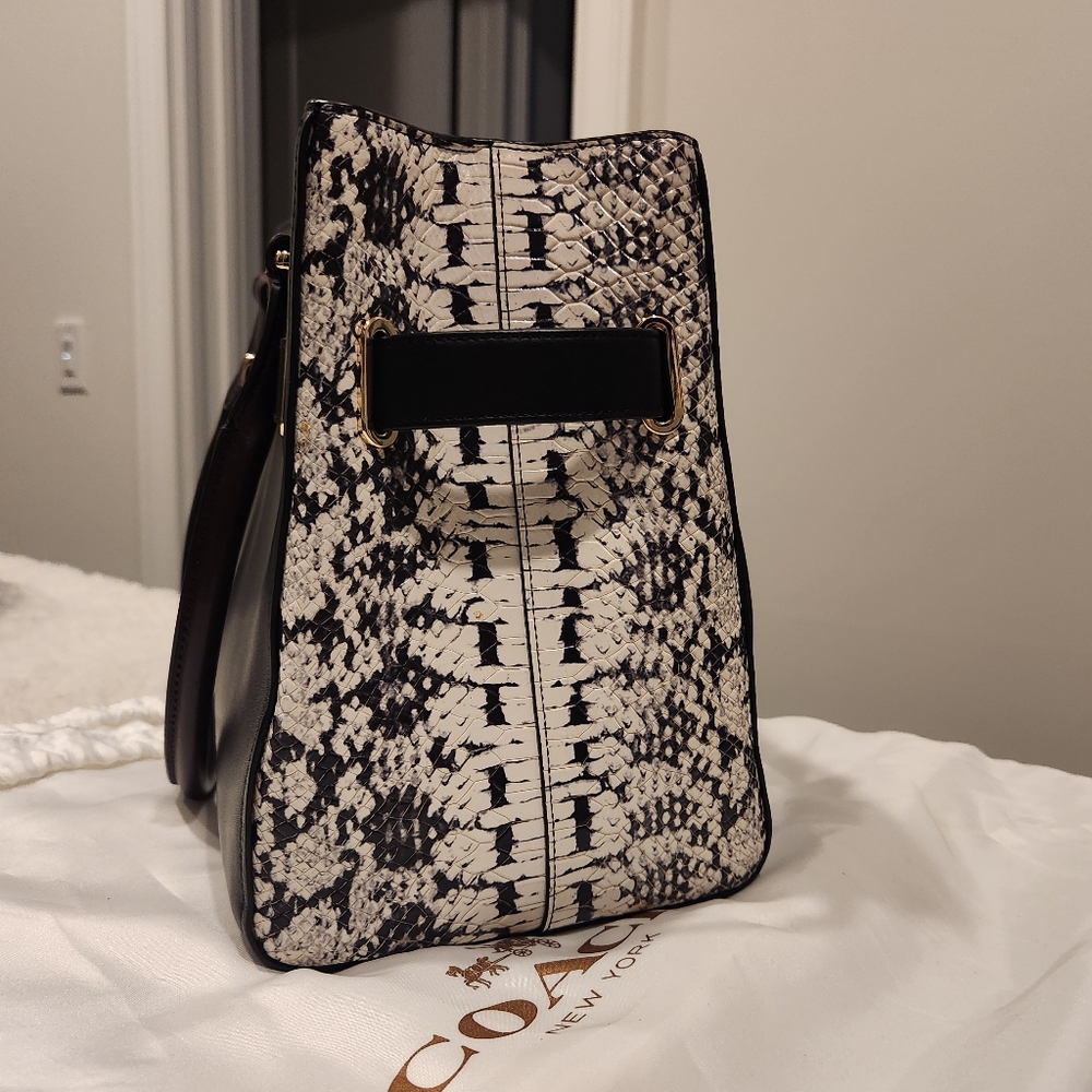 COACH handbag - Picture 4 of 9